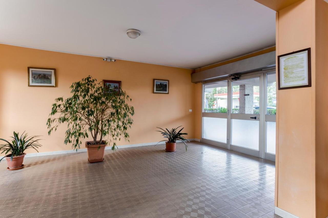 Lucca Roomy Apartment With Balcony And Parking! Kültér fotó